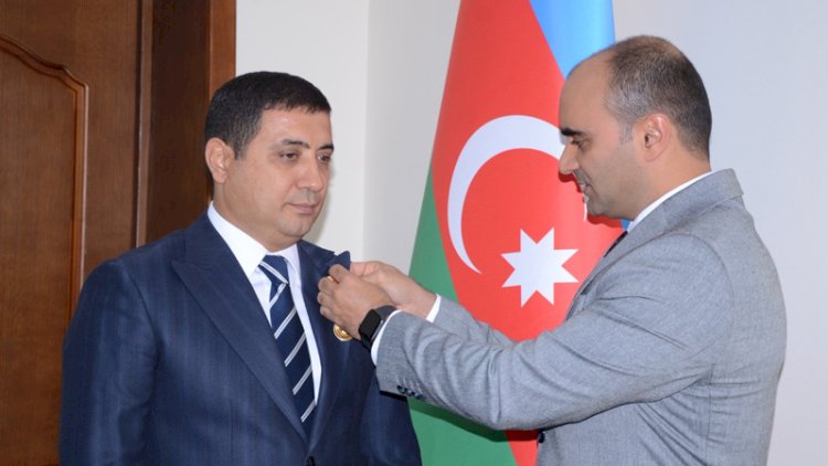    Yeni icra başçısı köməkçisini işdən çıxardı -   Bir ay əvvəl vəzifəyə gətirmişdi