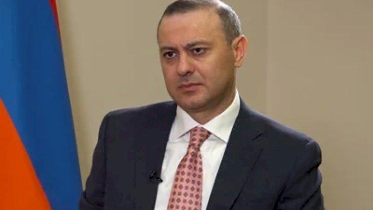    ABŞ səfirliyi Qriqoryana viski bağışladı   