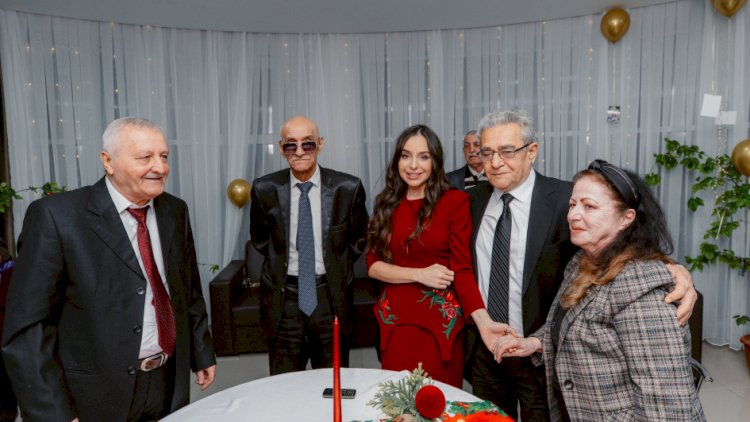    Leyla və Arzu Əliyevalar bayramı ahıl şəxslərlə qeyd etdi -   FOTOLAR