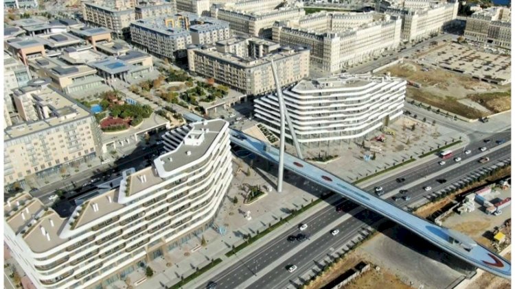    Bakıda unikal piyada körpüsü inşa edilib - VİDEO   