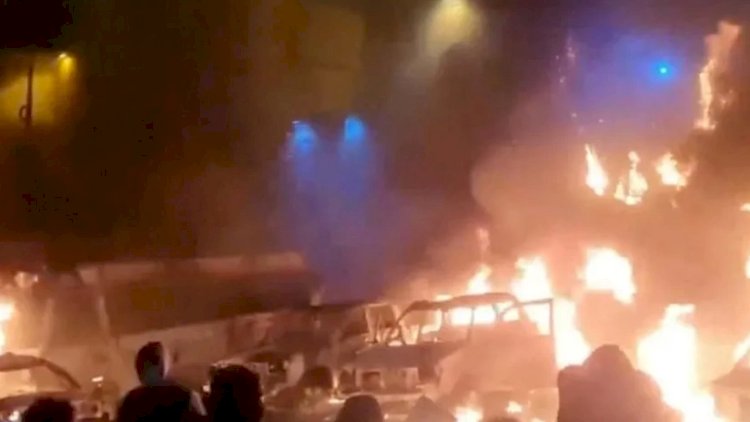    Məşhəddə etirazçılar 15 avtobusu yandırdılar   