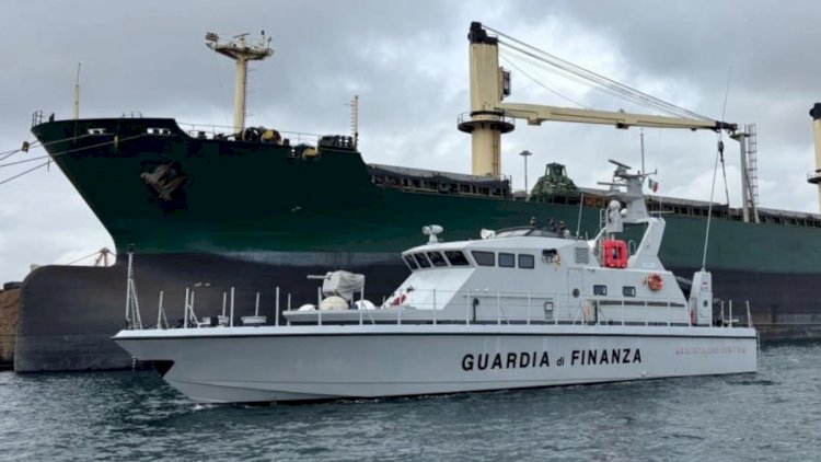    İtaliyada Rusiyaya məxsus gəmi həbs edildi   
