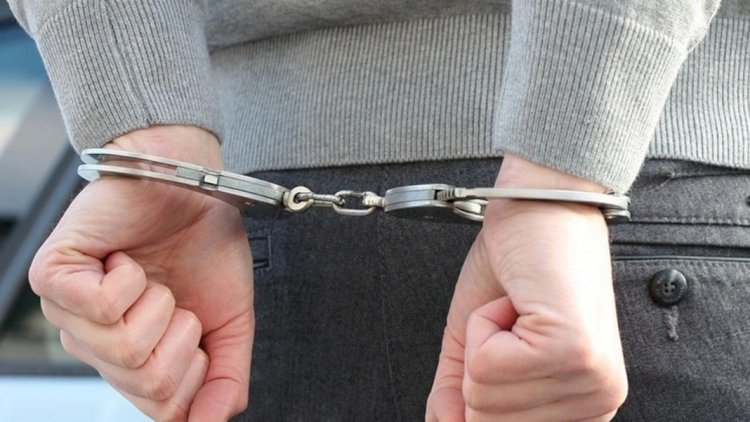    Dayanacaqda çantasını unudan şəxsin qızılları oğurlandı   