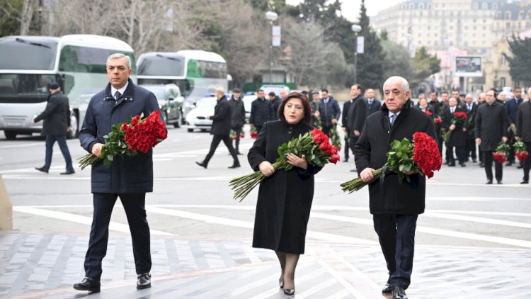    Dövlət və hökumət rəsmiləri Xocalı soyqırımı abidəsini ziyarət etdilər -   FOTOLAR