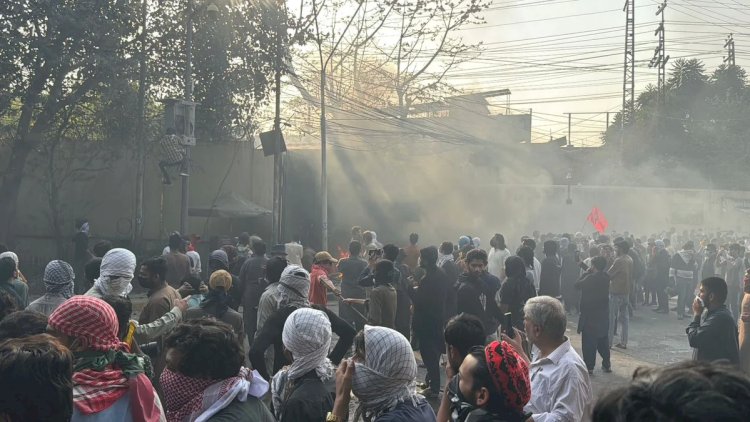    İslamabadda ara qarışdı: minlərlə insan küçələrə axışdı   - VİDEO