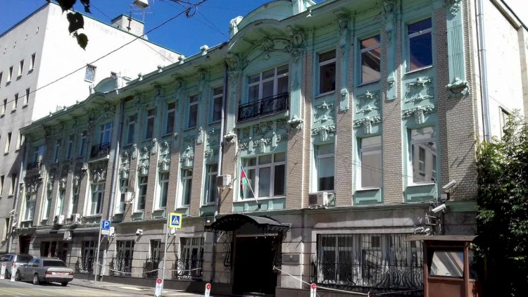    Moskvada Azərbaycan səfirliyinə məxsus avtomobil qəzaya düşdü   