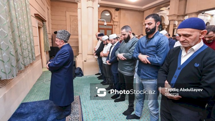    Bakıda Ramazan bayramı namazı qılınıb   