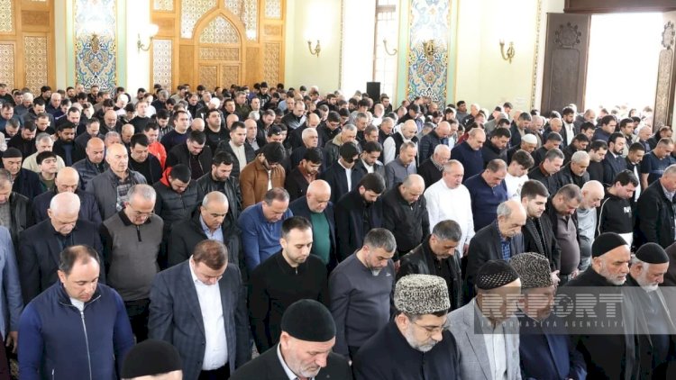    Təzəpir məscidində bayram namazı qılındı   - FOTOLAR
