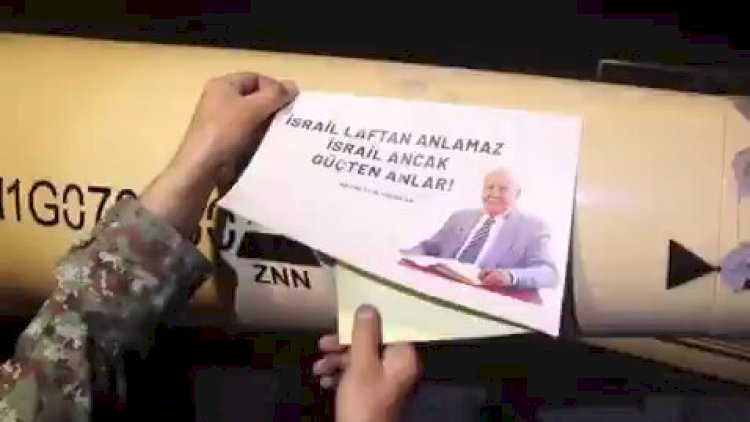    İran raketləri türk siyasətçinin adı ilə bəzədildi -   VİDEO