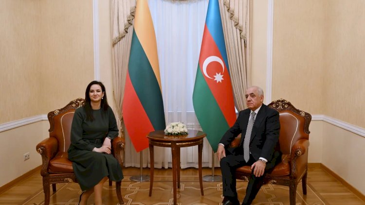    Baş nazir vəzifədaşı ilə görüşdü   