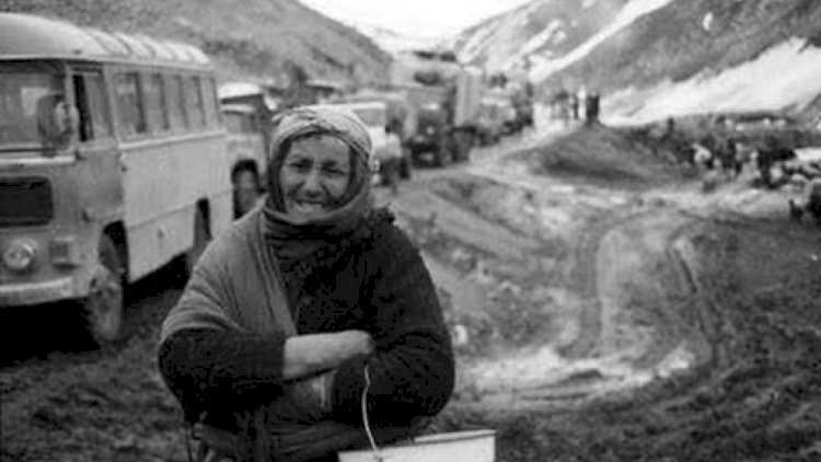   Başlıbel qətliamından 33 il ötür   