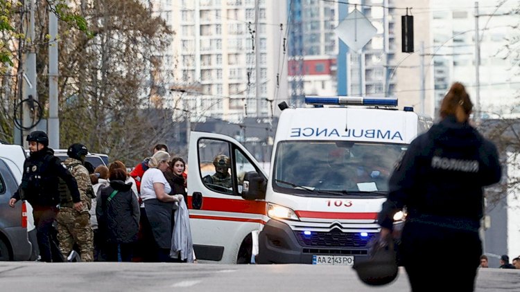    Kiyevdə dəhşət: Moskva doğumlu şəxs küçəni qana buladı   