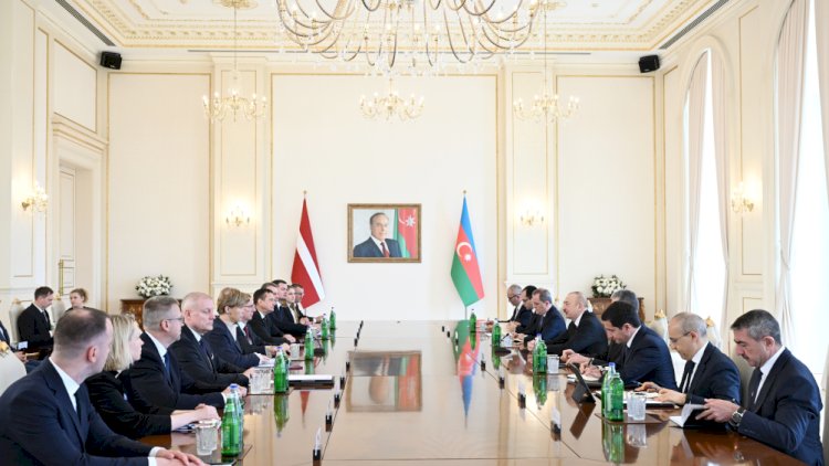    Azərbaycan və Latviya prezidentlərinin geniş tərkibdə görüşü keçirildi   