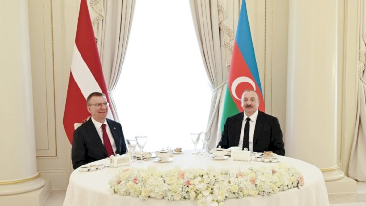    Latviya Prezidentinin şərəfinə rəsmi lanç verilib   