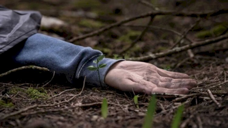    28 yaşlı oğlan evlərinin həyətindəki tikilidə ölü tapıldı   