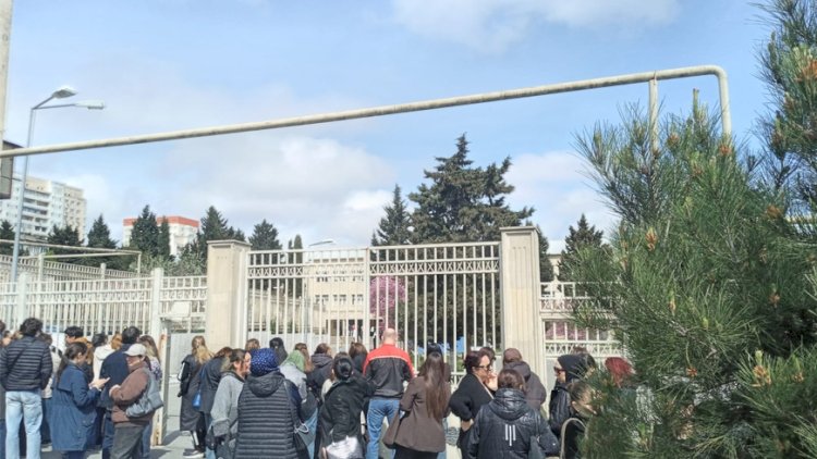    Bakıda 9-cu siniflərin buraxılış imtahanında   İNSİDENT - FOTOLAR