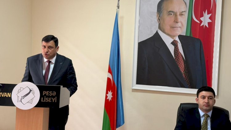    Bu liseyə yeni direktor təyin olundu   