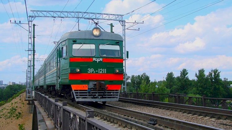    “Prius” qatarla toqquşdu   