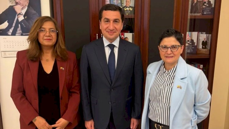    Hikmət Hacıyev Kolumbiya XİN rəhbərinin müavini ilə görüşdü   
