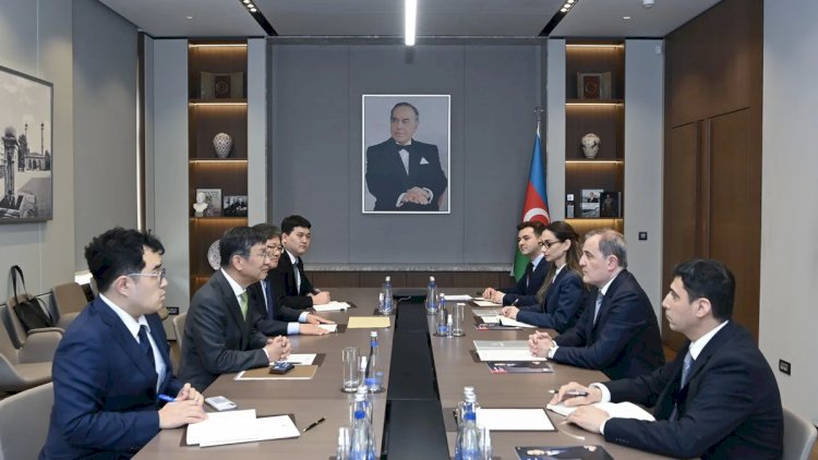    XİN rəhbəri Koreya rəsmisini sülh prosesi barədə məlumatlandırdı   