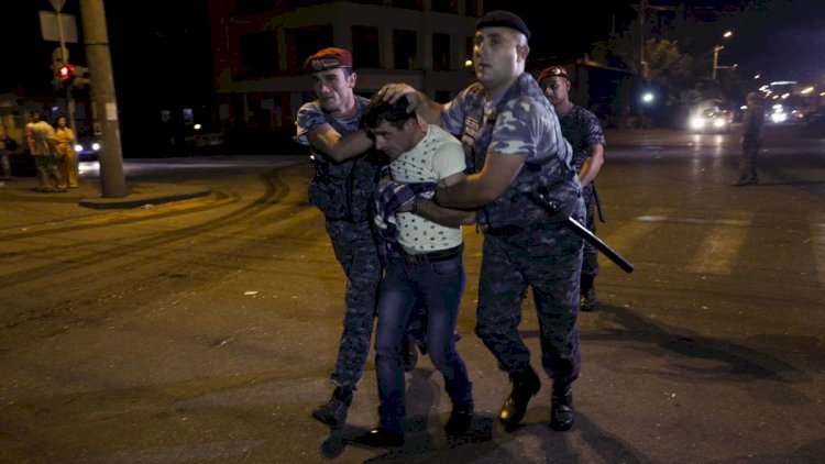    Ermənistanda seçkiqabağı rüşvət verilməsi ilə bağlı daha üç nəfər saxlanıldı   