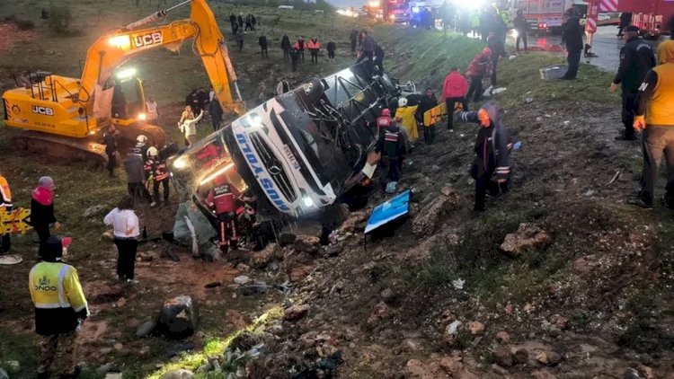    Türkiyədə avtobus aşdı:   ölənlər və yaralılar var
