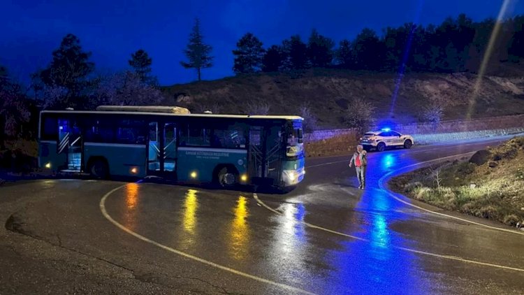 
                       Sərxoş, vəsiqəsiz - Avtobusu oğurlayıb... -   FOTOLAR                