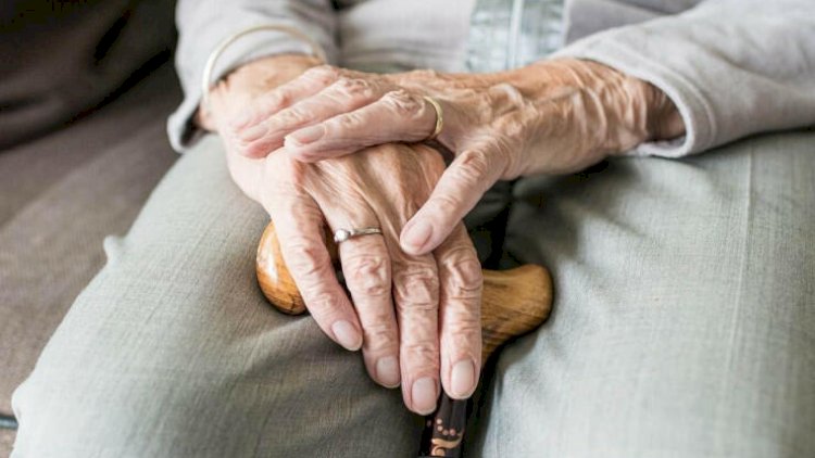    97 yaşlı qadının meyiti tapıldı   