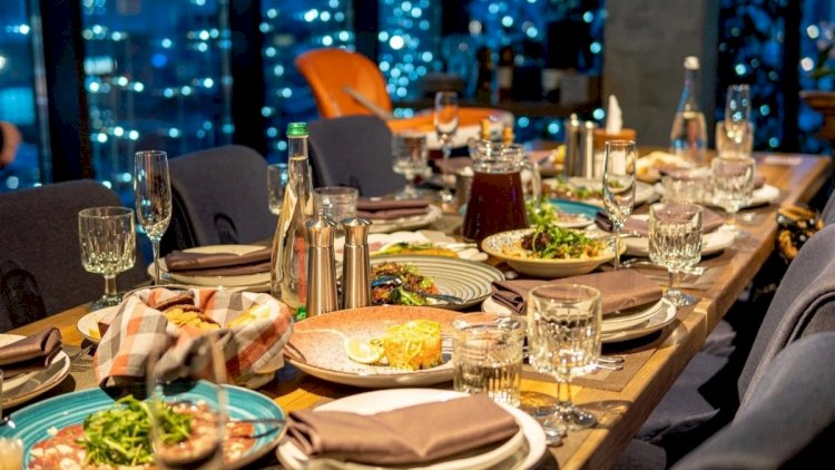    Şok! Bakının məşhur restoranında insanlara   at əti yedirirmişlər - FOTOLAR