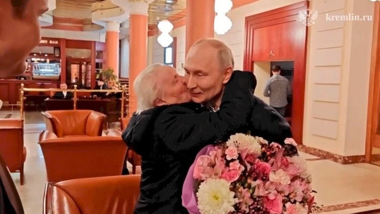 
                       Putindən diqqətçəkən jest: İllər sonra görüşdü – Emosional anlar                   