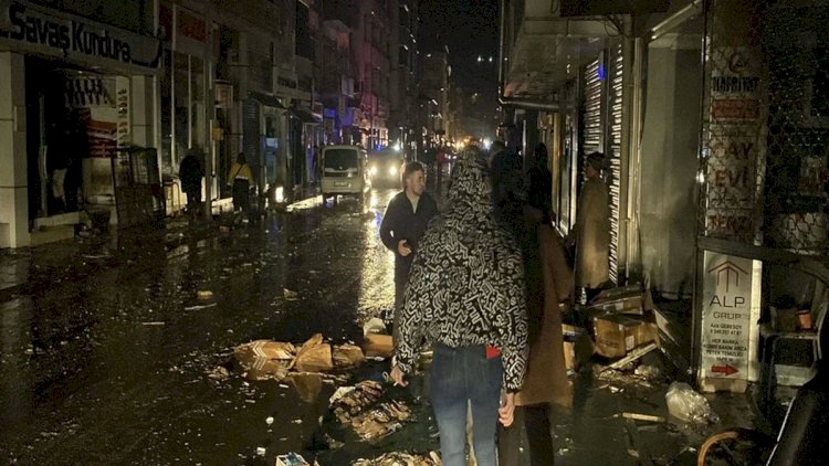    Samsunda aramsız yağışlar daşqına səbəb olub, 12 nəfər xəsarət alıb   