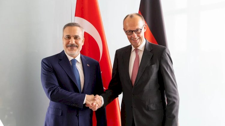    Hakan Fidan Almaniya Kansleri Fridrix Merts ilə görüşdü   
