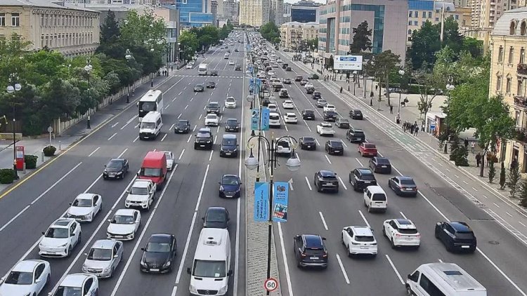    Paytaxtın bəzi küçələrində sıxlıq var   - SİYAHI