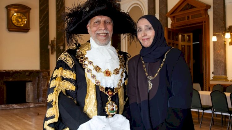    Birmingemdə ilk dəfə müsəlman mer seçildi   