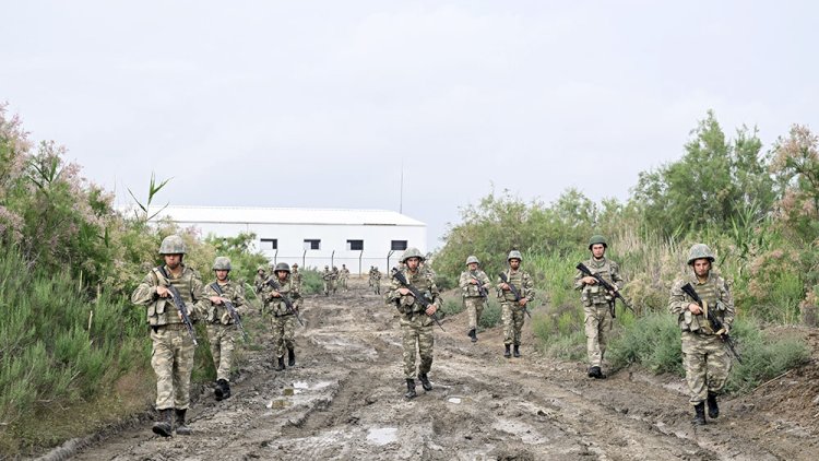    Hərbi vəzifəlilərlə təlim toplanışı keçirildi   