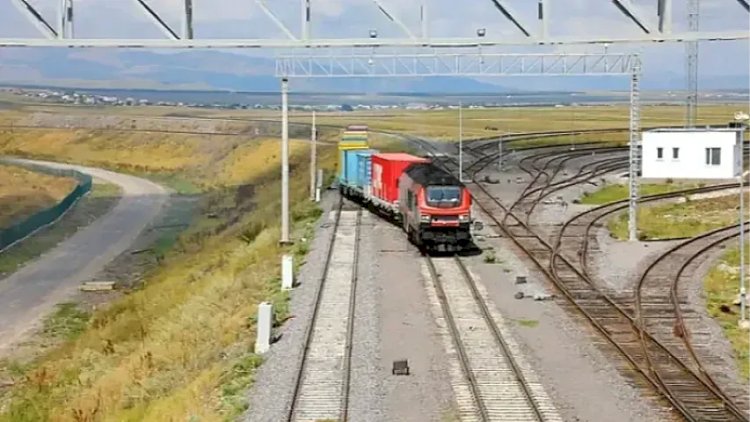    Bakı-Tbilisi-Qars dəmir yolunun rəsmi açılış mərasimi keçiriləcək   