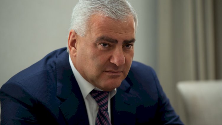    İş adamı Karapetyan Ermənistan parlamentinin spikerini məhkəməyə verdi   