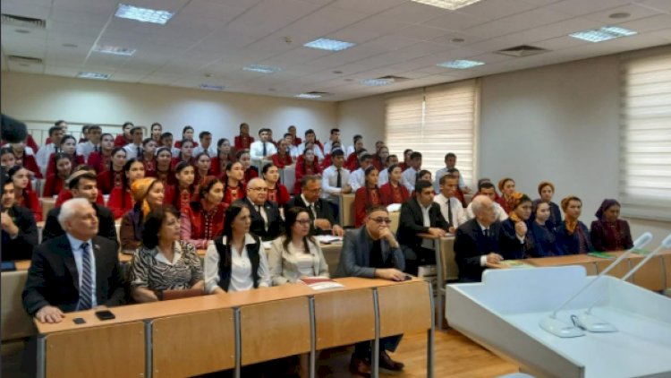    Aşqabadda Əcəmi Naxçıvaninin 900 illiyi qeyd olundu   