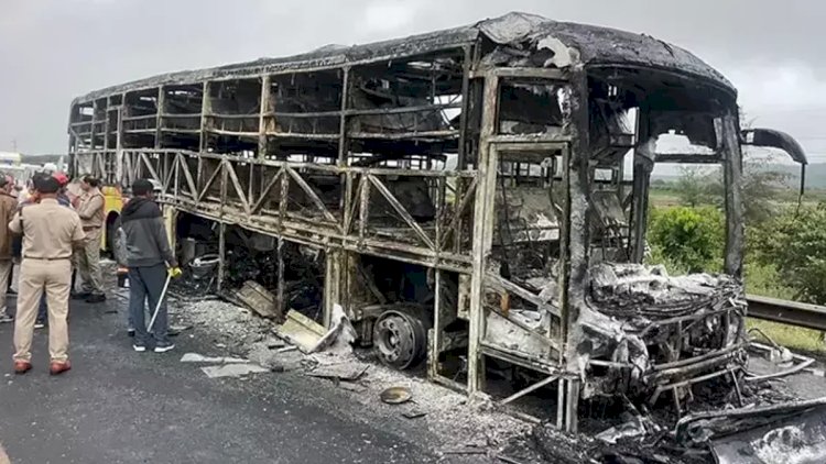    İraqda avtobus qəzadan sonra yandı, 25 nəfər öldü   