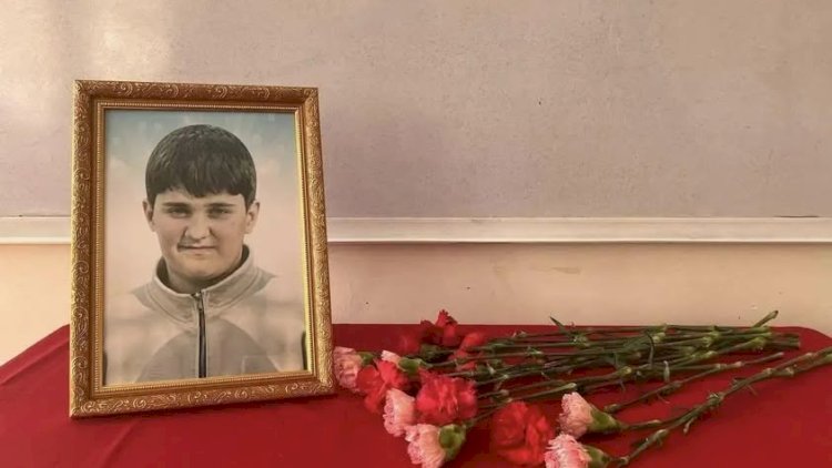    Ata və oğlu dəm azından öldülər   