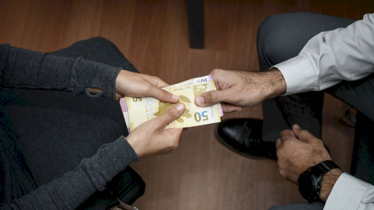    Ali Məhkəninin şərhi dələduzluğa yaşıl işıq yandırır?   