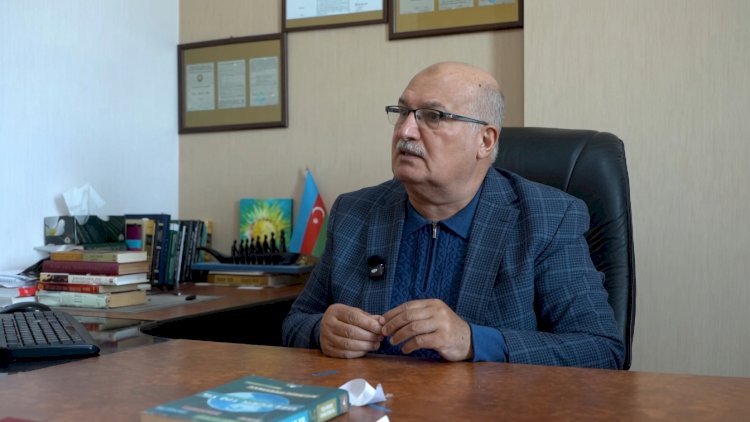    “Kişi baxır ki, arvad evdə iy verir, amma küçəyə çıxanda ətirlənir...” –   QALMAQALLI AÇIQLAMA