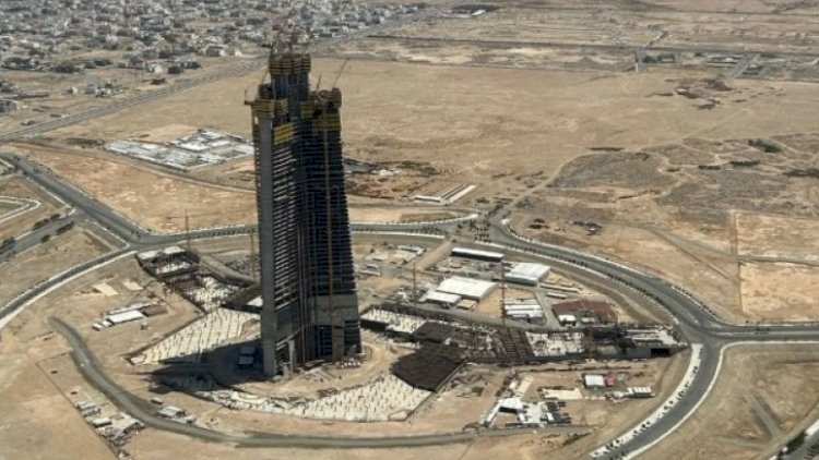    Burj Khalifa-nın 16 illik taxtı əldən gedir   