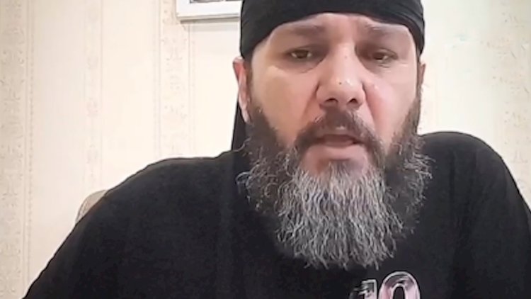    Əvvəlcə Məsud Pezeşkianı ölümlə hədələdi: “Bıçaq boğazına dirənəcək!” –   Sonra...