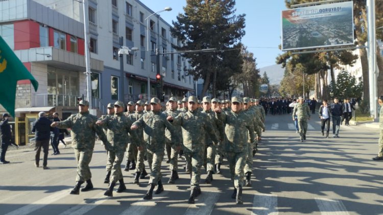    Xankəndidə hərbi yürüş keçirilir   