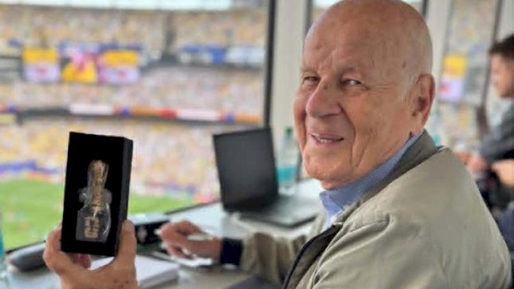    17 mundialda iştirak etmiş jurnalist - FIFA mükafatlandırdı   