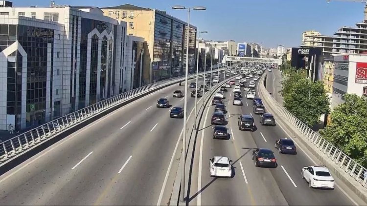   Paytaxtın hansı küçələrində sıxlıq müşahidə olunur?   - SİYAHI
