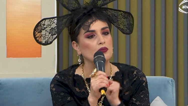   Elza Seyidcahan süpürgə ilə poz verdi -   FOTO