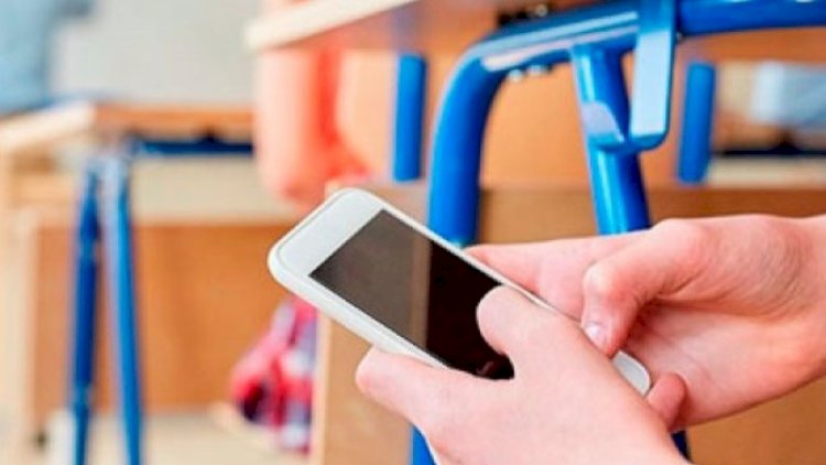    DİM: 12 nəfər mobil telefona görə imtahandan qovulub   
