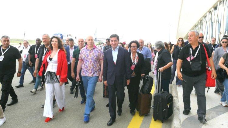    IV Şuşa Qlobal Media Forumu iştirakçıları Qarabağ küçəsi ilə tanış oldular   